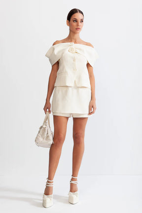 Conjunto Elegante Ombros recortados e silhueta ampulheta