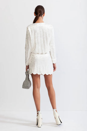 Conjunto de Veludo Branco com Botões Prateados