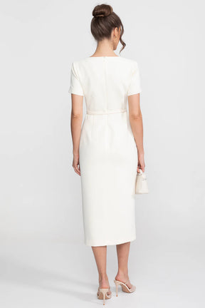 Vestido Longo de Alfaiataria Estruturada com Decote Quadrado e Cinto Coordenado
