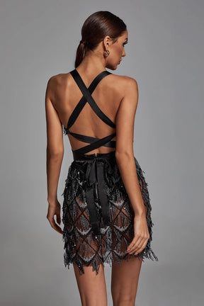 Vestido Mini com Decote V, Paetês Bordados à Mão e Franjas – Costas Abertas com Amarração