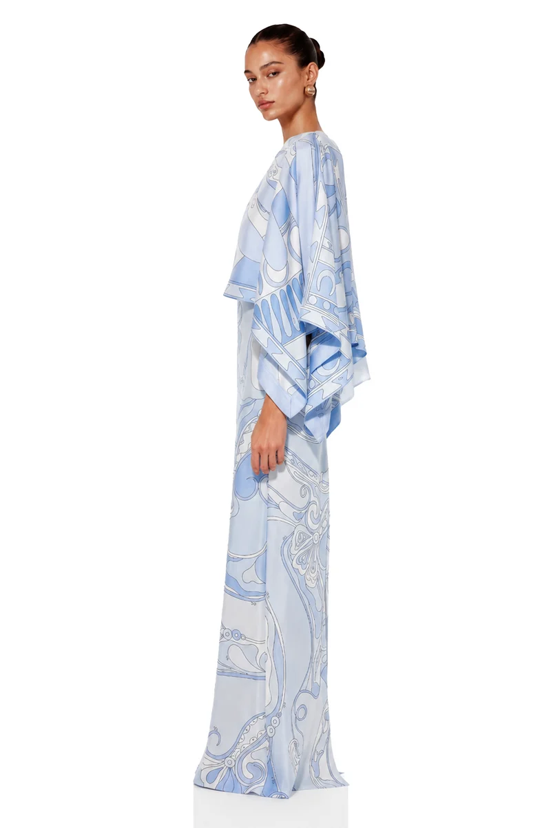 Conjunto Vestido Justo com Capa Fluida Estampada