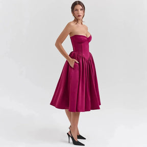 Vestido Tomara que Caia de Comprimento Médio com Silhueta Elegante e Toque Sofisticado