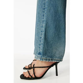 Sandália Feminina de Salto Fino com Cristais Bordados à Mão – Elegância Atemporal para Ocasiões Especiais