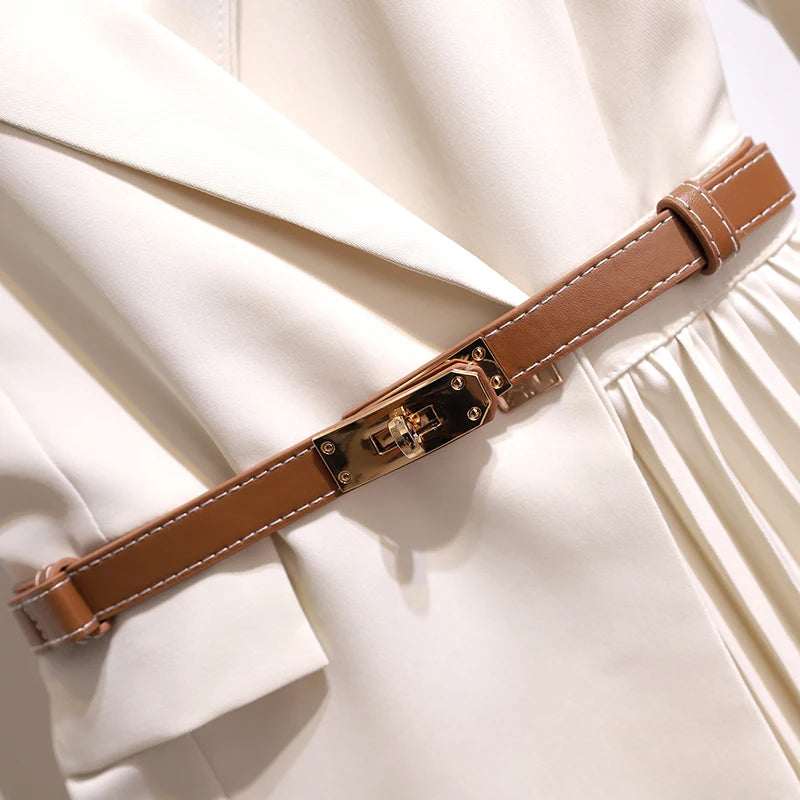 Vestido com saia plissada - Elegante