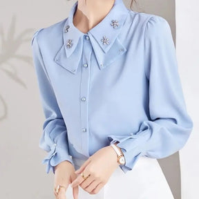 Camisa Elegante com Gola e Bordados Delicados