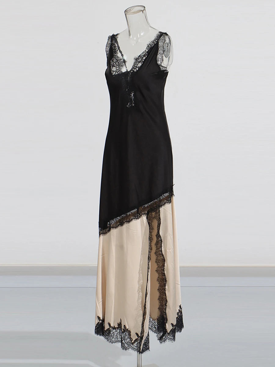 Vestido com Recortes Esculpidos em Renda e Elegância Patchwork