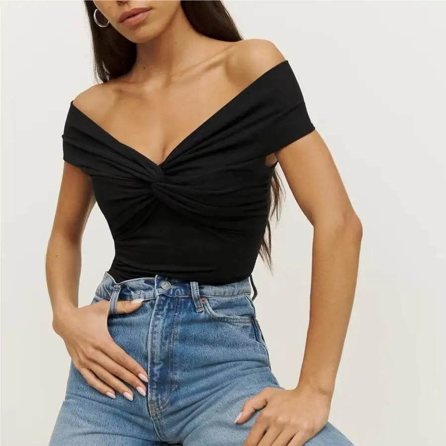 Camiseta Feminina com Torção Frontal – Estilo e Versatilidade para o Verão