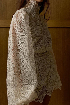 Conjunto Feminino Bordado Eulalie: Elegância em Branco Marfim