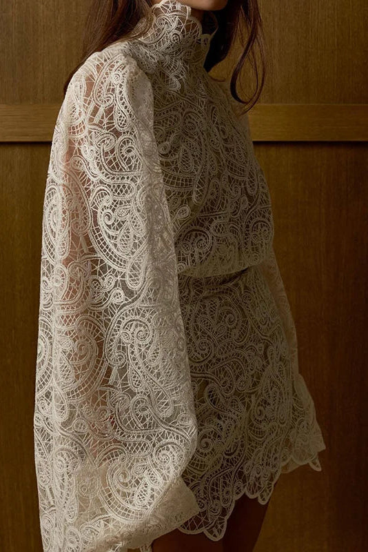 Conjunto Feminino Bordado Eulalie: Elegância em Branco Marfim