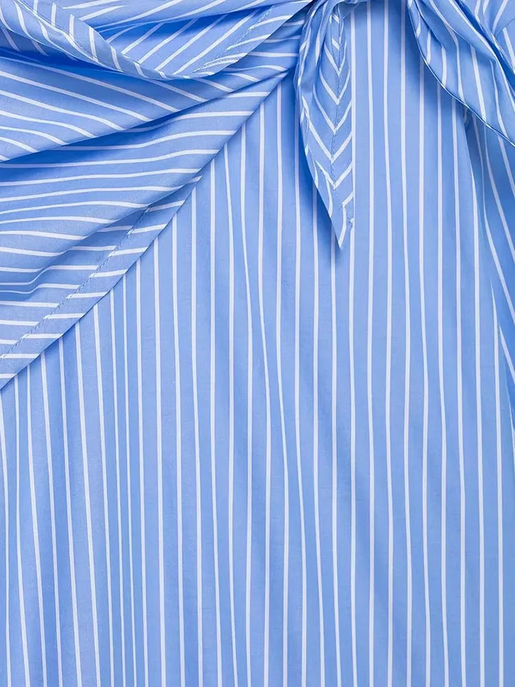 Camisa Casual Listrada com Lenço Integrado