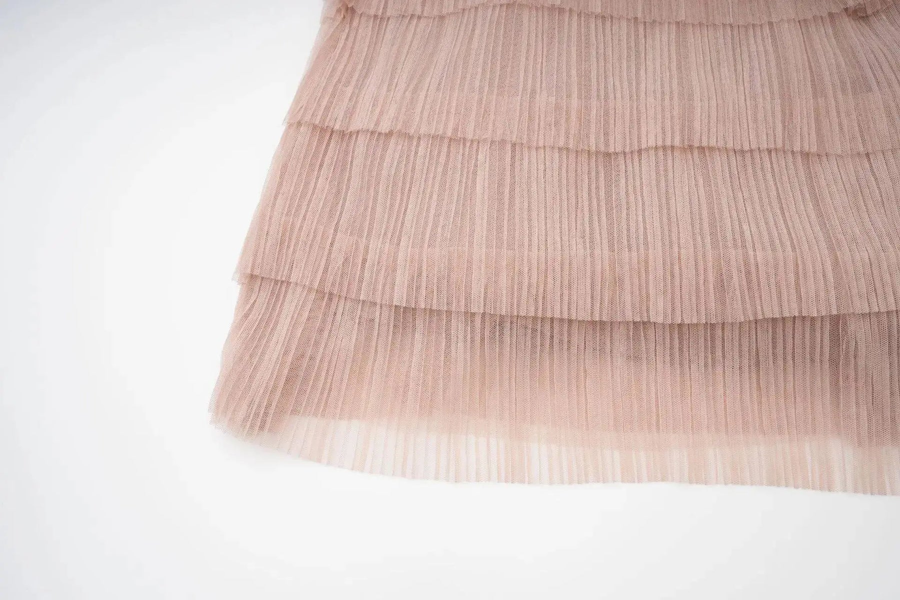 Vestido Longo - Luxo, com Bordado Feito à Mão e Saia em Camadas de Tule