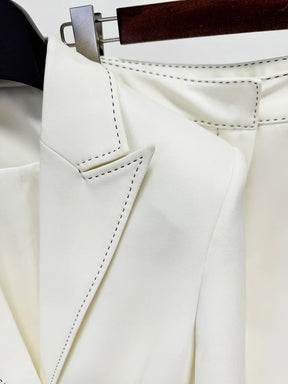 Conjunto de Alfaiataria: Blazer Acinturado com Cinto e Calça Reta