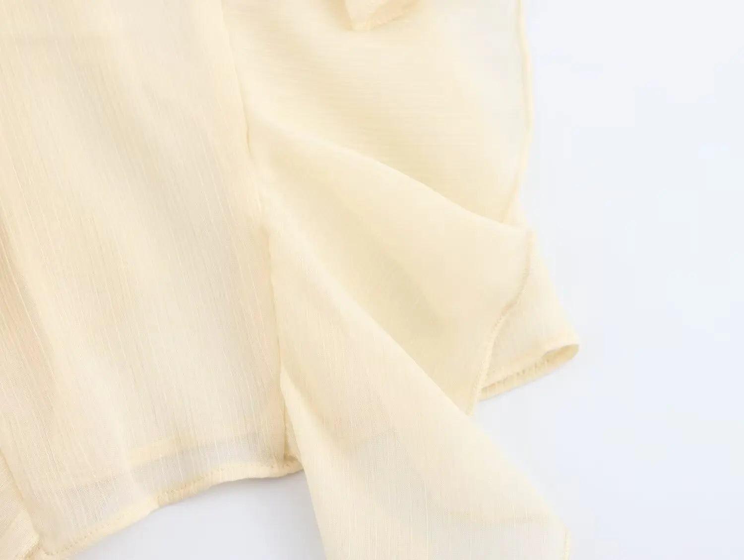 Blusa com Babados e Amarração – Leveza e Estilo para o Dia a Dia