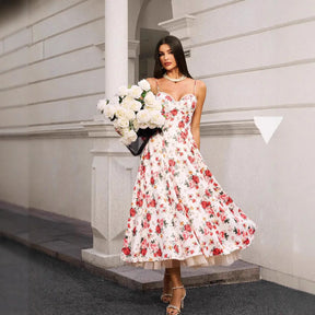 Vestido Longo em Crepe com Decote Estruturado e Silhueta Esculpida