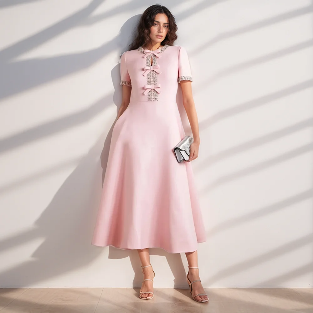 Vestido Elegante – Detalhe de Laço e Brilho Sofisticado