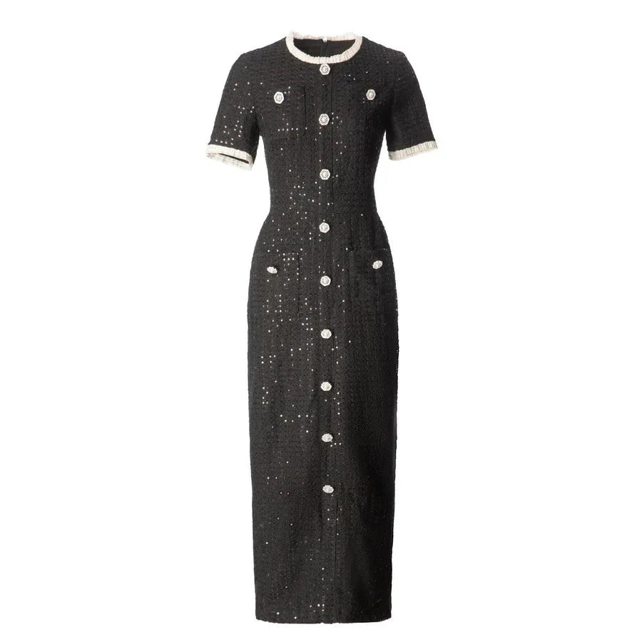 Vestido Preto Elegante com Pedrarias Bordadas à Mão e Cintura Marcada