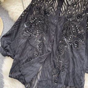 Camisa com Gola Alta, Bordados e Paetês – Elegância com Toque Brilhante