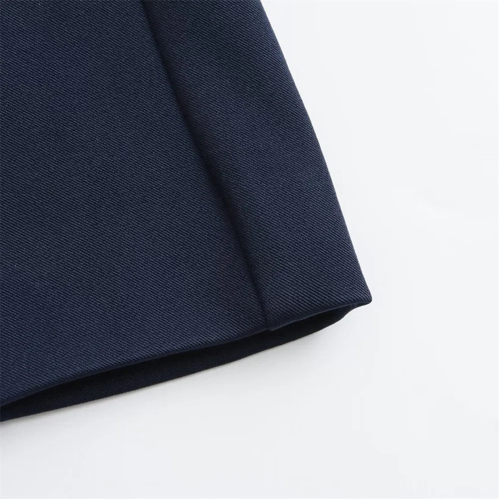 Conjunto Elegante – Blazer Curto com Botões Decorativos e Calça Pantalona