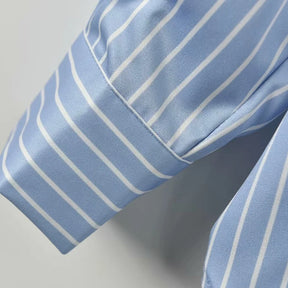 Camisa Listrada  Detalhe Bordado – Design Retrô e Elegância Atemporal