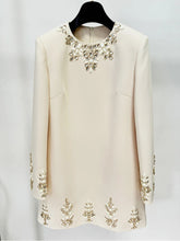 Vestido Bordado à Mão – Elegância e Sofisticação