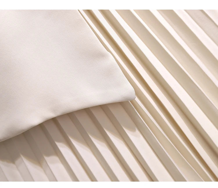 Vestido com saia plissada - Elegante