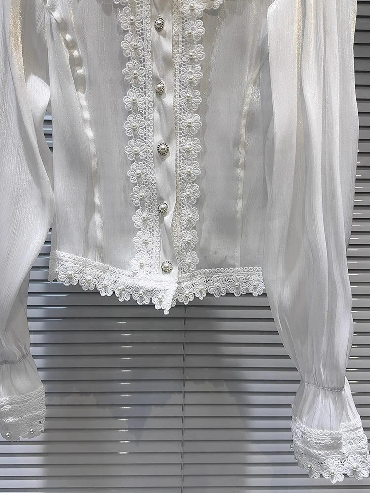 Camisa em Seda Bordada com renda e botões em cristais