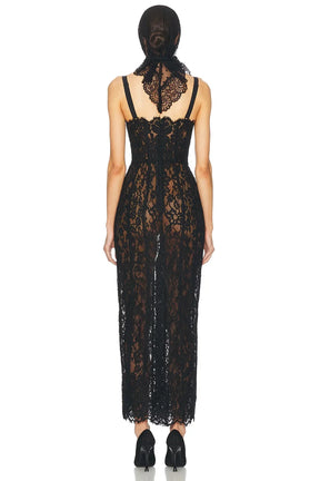 Vestido Longo Escultural com Decote Quadrado e Renda Nobre