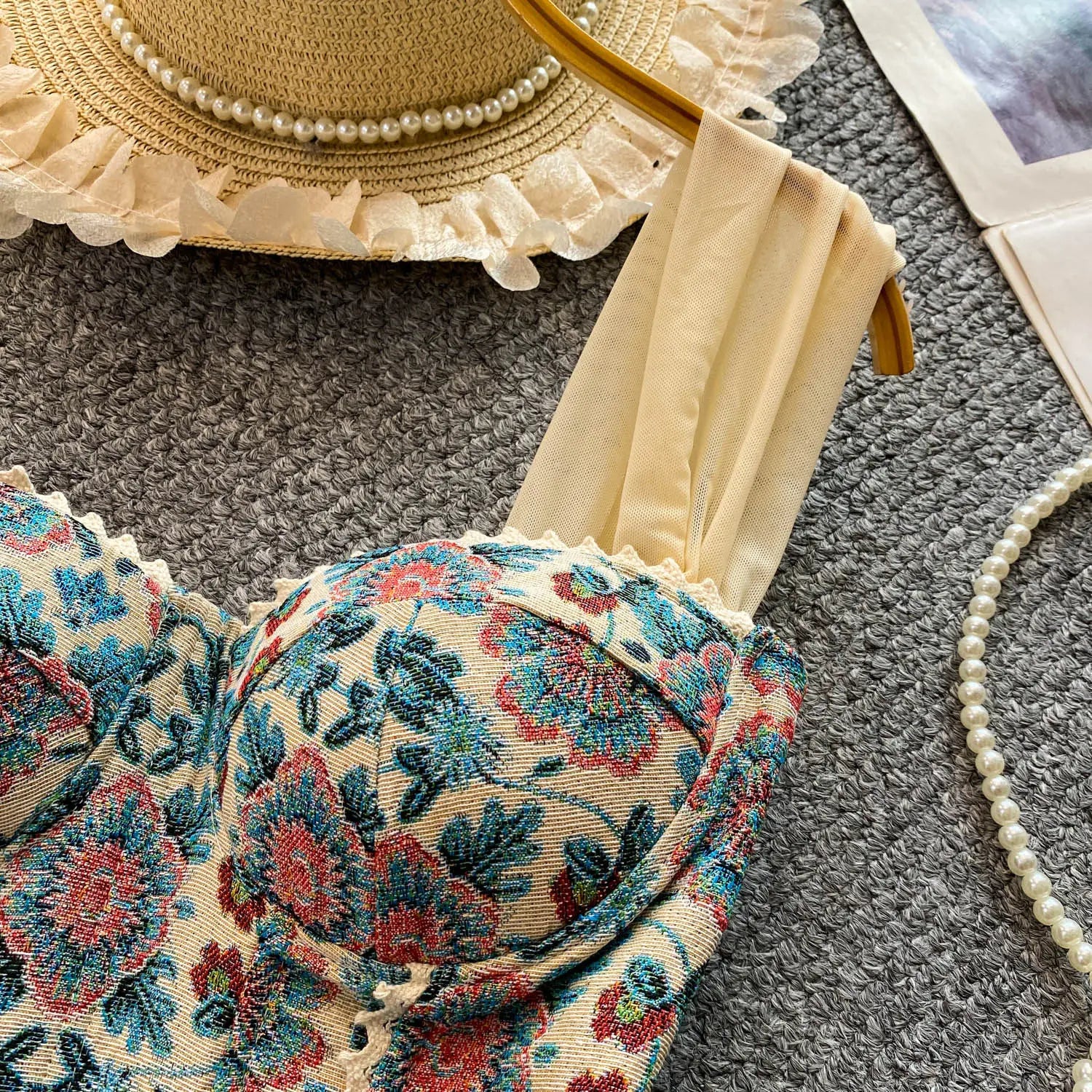 Top de Alças Estampado com Detalhes em Renda