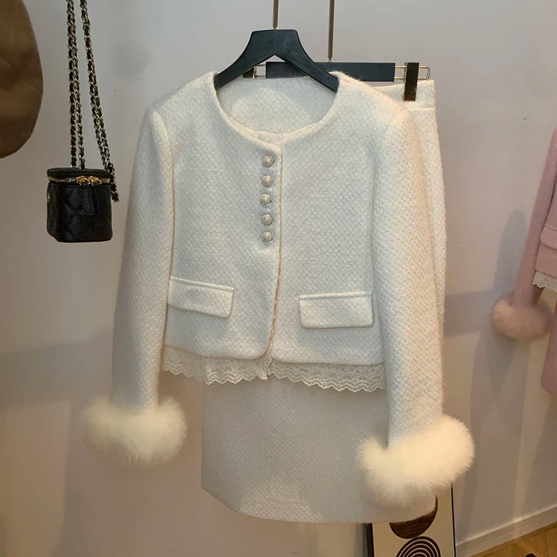 Conjunto Tweed Elegância Atemporal - Casaco Estruturado e Saia Cintura Alta