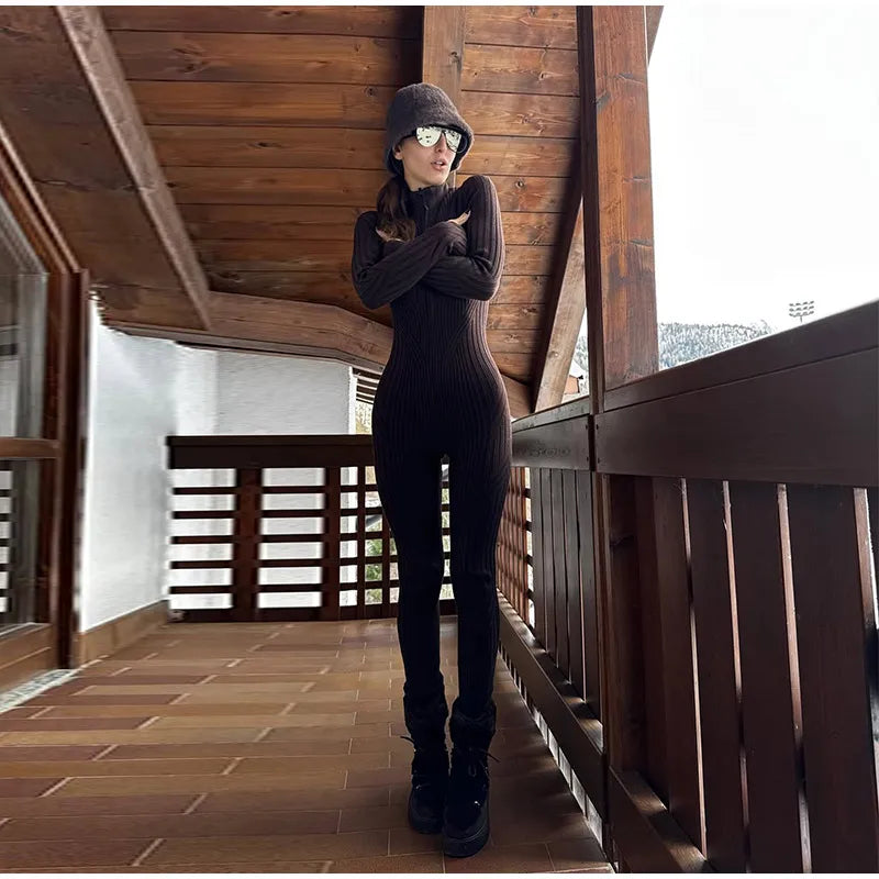 Macacão em Tricô com Manga em Pele e Zíper Frontal