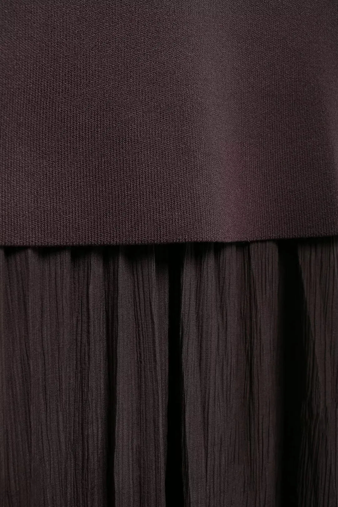 Conjunto – Toque Retrô Elegante, Blusa Tricotada Sem Mangas + Saia Longa Moderna