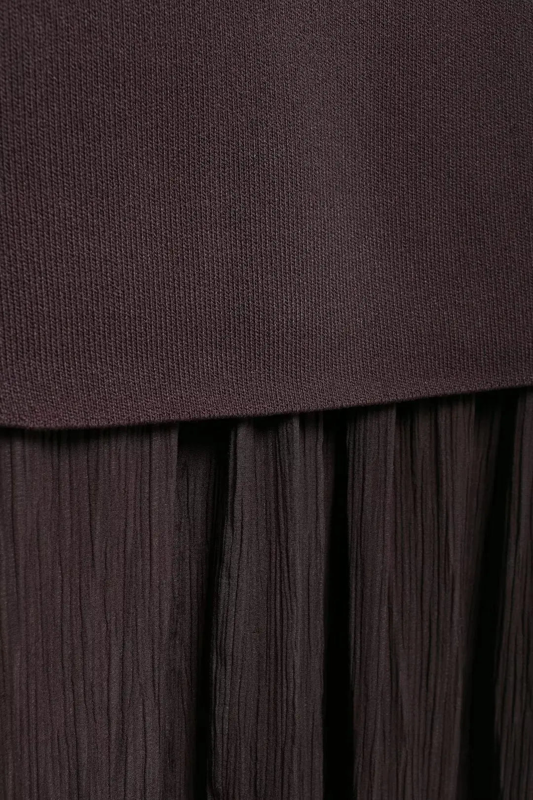 Conjunto – Toque Retrô Elegante, Blusa Tricotada Sem Mangas + Saia Longa Moderna