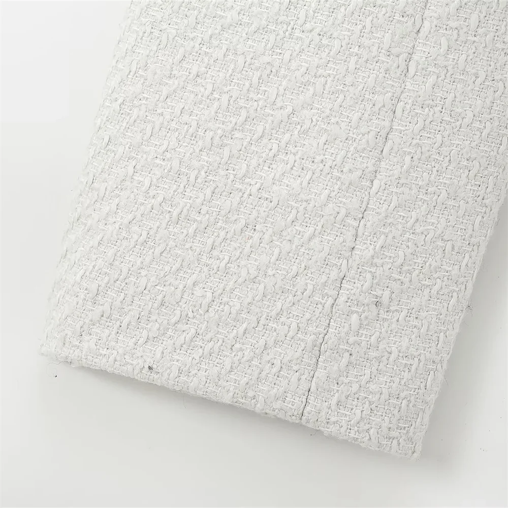 Conjunto Elegante Tweed com Cardigan Bordado em Strass e Saia de Cintura Alta