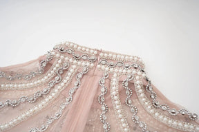 Vestido Longo - Luxo, com Bordado Feito à Mão e Saia em Camadas de Tule