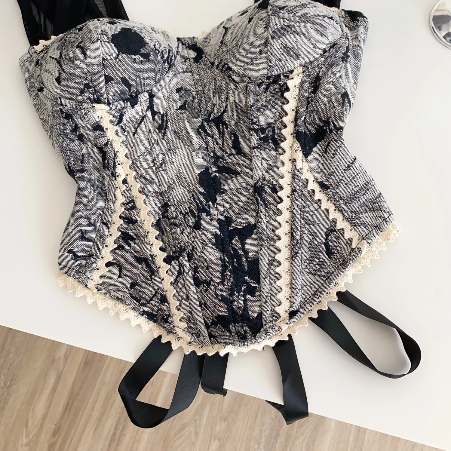 Top de Alças Estampado com Detalhes em Renda