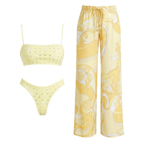 Conjunto de Biquíni Aplicações de Cristais e Calça Pantalona Estampada