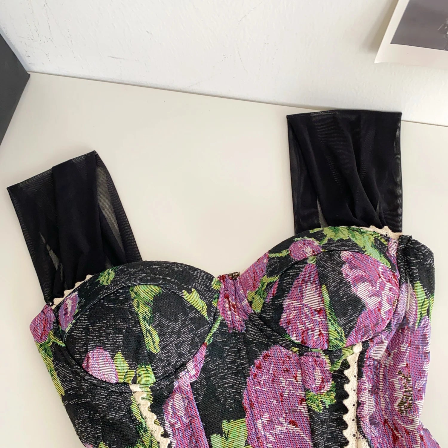 Top de Alças Estampado com Detalhes em Renda