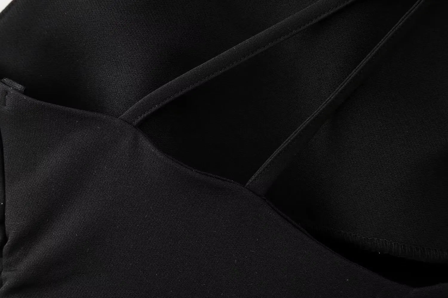 Regata Alcinha Com detalhe nas Costas - Alfaiataria