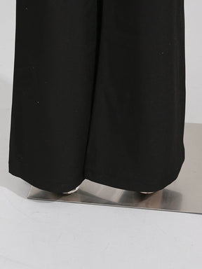 Conjunto de Alfaiataria Escultural com Blazer e Calça com Cristais