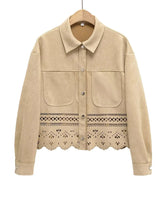 Casaco com Detalhes Vazados – Sofisticação Atemporal e Design Autoral