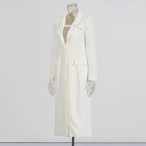 Trench Coat com Cinto – Design Elegante e Silhueta Acinturada