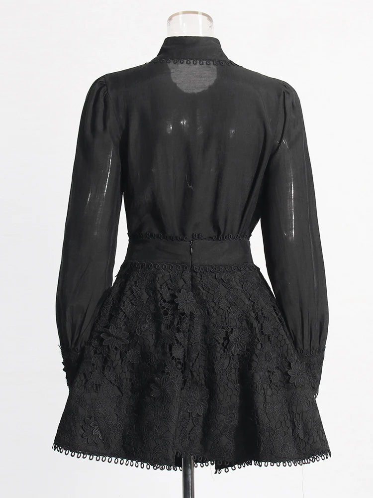 Conjunto Casual com Blusa Patchwork e Saia Mini – Estilo Chic e Atual