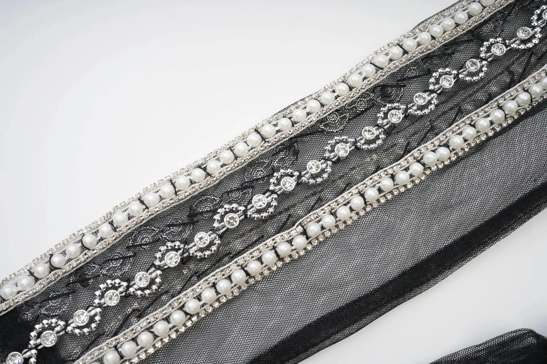 Vestido Longo - Luxo, com Bordado Feito à Mão e Saia em Camadas de Tule