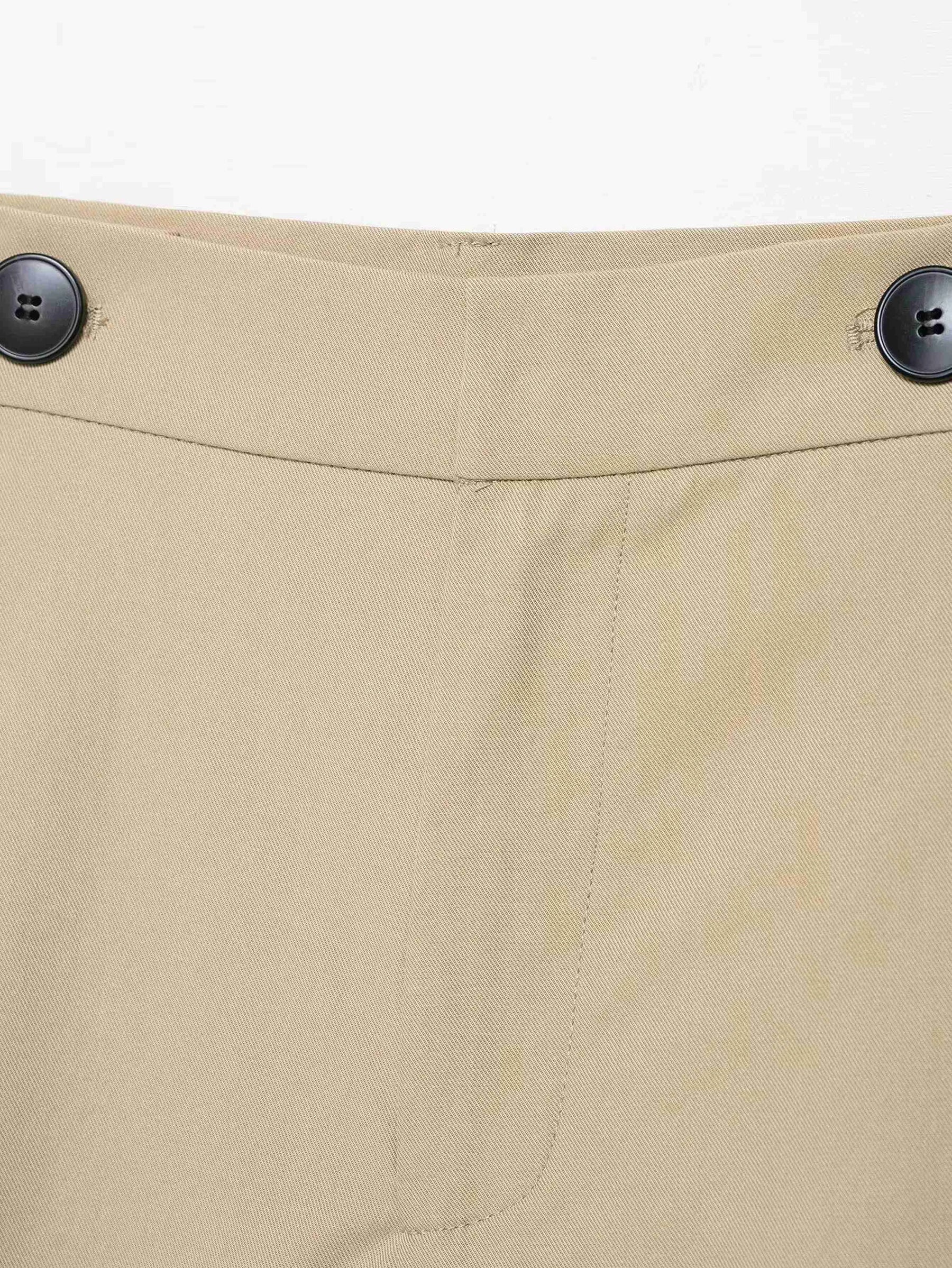 Conjunto Streetwear Elegante: Casaco Estruturado com Cinto e Shorts de Alfaiataria