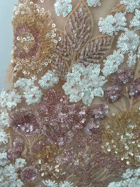Vestido Midi em Tule Neutro com Brilho de Paetês e Detalhe Floral