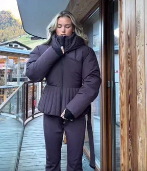 Jaqueta de Inverno com Capuz e Cinto –  Conforto Térmico