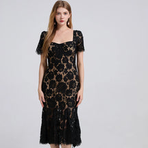 Vestido Longo de Renda Bordada - Silhueta Sereia com Estrutura Interna e Elegância Atemporal