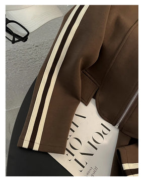 Conjunto Esportivo com Jaqueta Listrada e Calça Pantalona