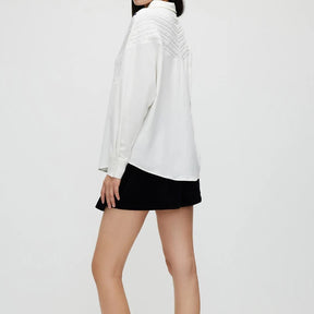 Blusa Estilizada com Detalhes Bordados