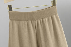 Conjunto Feminino Elegante em Tricô – Cardigan de Botões e Calça de Cintura Alta com Perna Larga